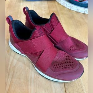LIKE NEW Women’s TIEM Slipstream Cycling Shoe - Maroon, Sz 6.5